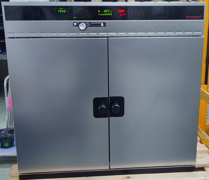 Memmert UFE 600, 265L, 7 shelves