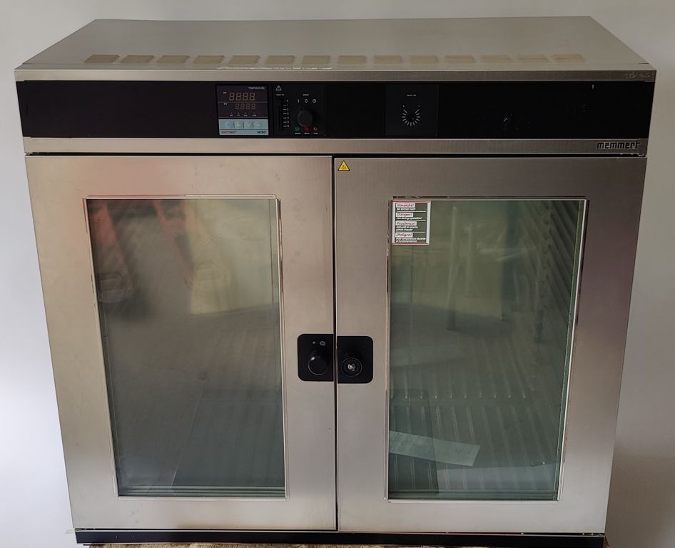 Memmert ULE 700 with viewing window, 416l