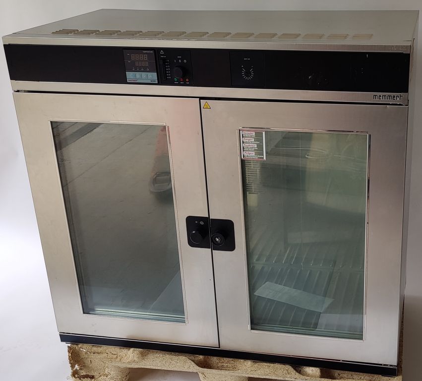 Memmert ULE 700 with viewing window, 416l