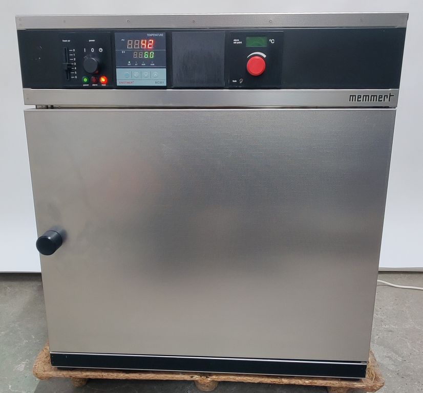 Memmert UE 500, 220°C, 108l