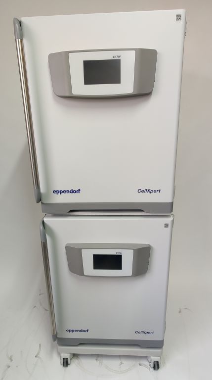 2 Stck. Eppendorf CellXpert C170i CO2 Inkubator als Stack mit Rolluntersatz NEU