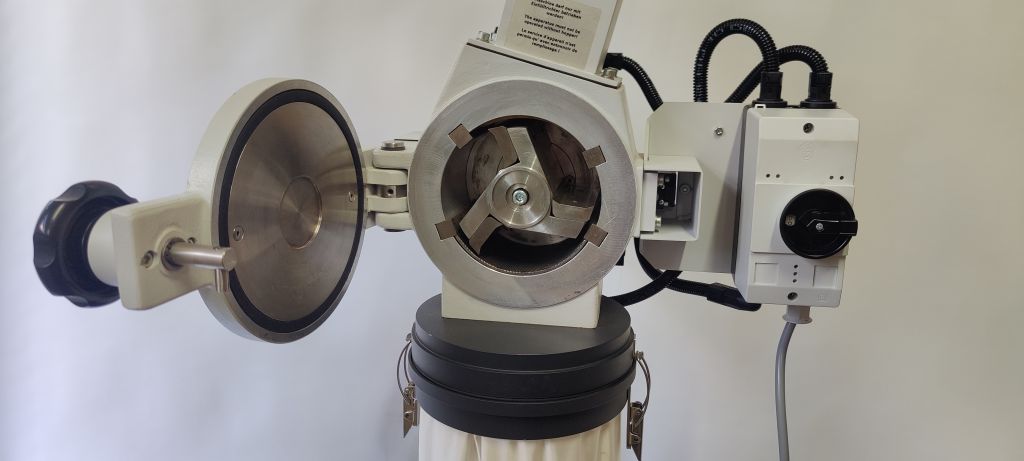 Retsch Cutting Mill SM 100