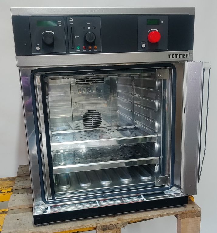 Memmert IPP400 Peltier cooled Incubator