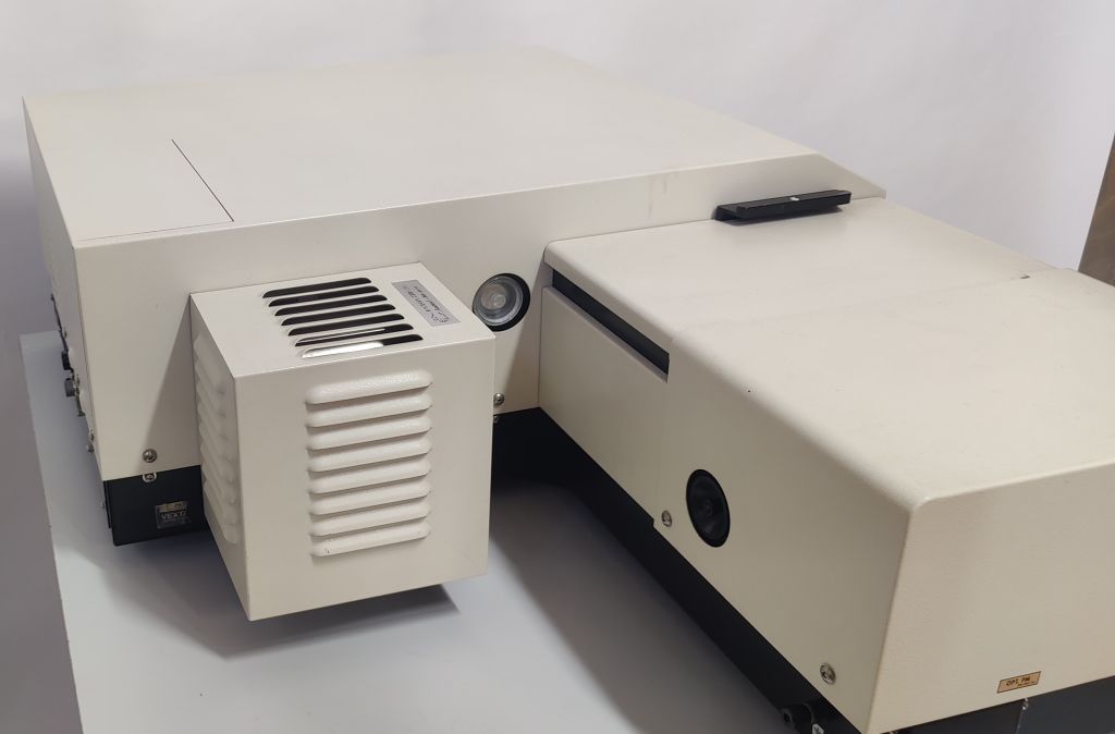 Shimadzu UV-2101PC Spektralphotometer