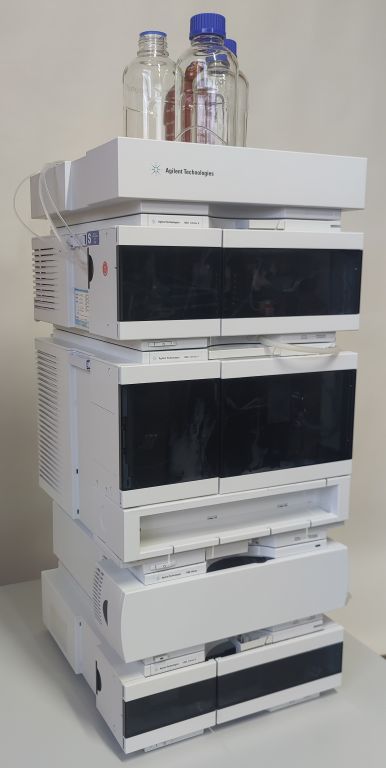 Agilent 1260 Infinity II HPLC Complete System with Quat, Degasser, Vialsampler, TCC, DAD