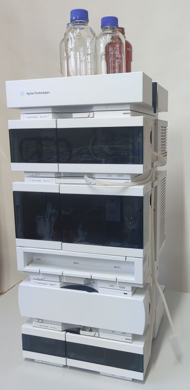 Agilent 1260 Infinity II HPLC Complete System with Quat, Degasser, Vialsampler, TCC, DAD