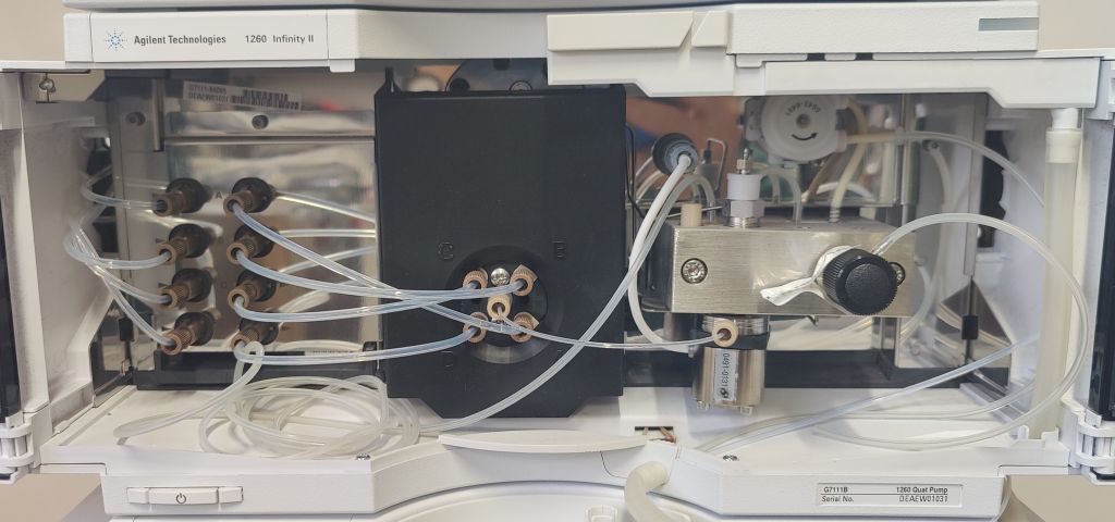 Agilent 1260 Infinity II HPLC Complete System with Quat, Degasser, Vialsampler, TCC, DAD