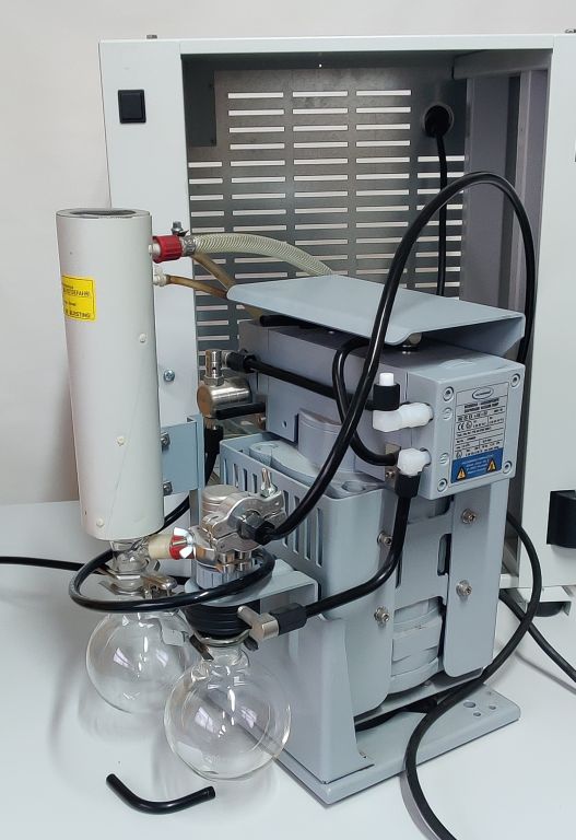 Binder Pumpenschrank VDL 23 mit Vakuumpumpe VP5 EX