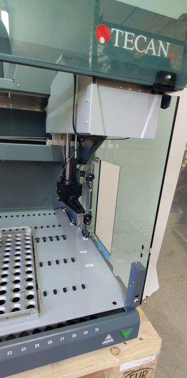 Tecan Freedom Evo-2 100 Base Pipettierroboter
