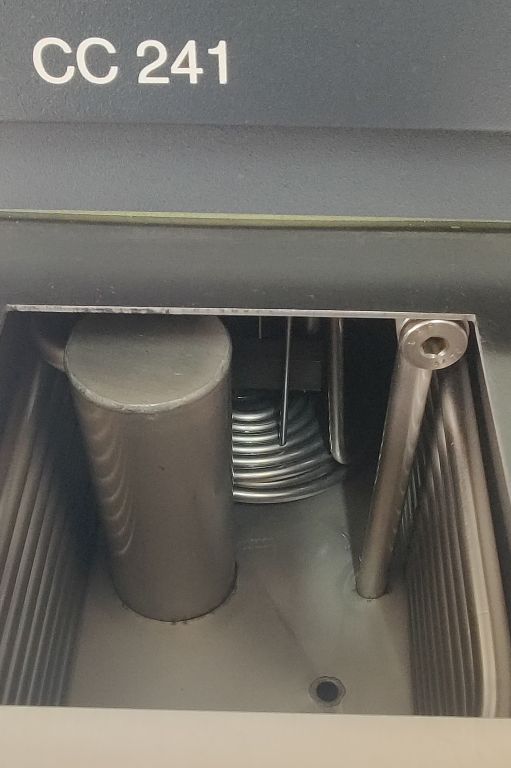 Huber CC-241 leistungsstarkes Kälte-Wärme-Bad- und Umwälzthermostat -40°...+200°C