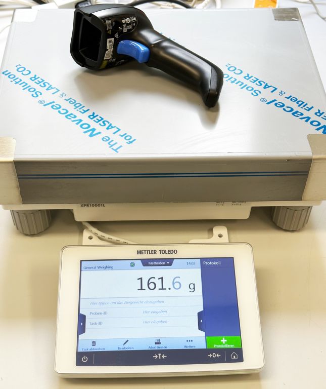 NEW METTLER-TOLEDO Precision Scale Excellence XPR10001L/M, calibrated version, with barcode scanner and LABX software.