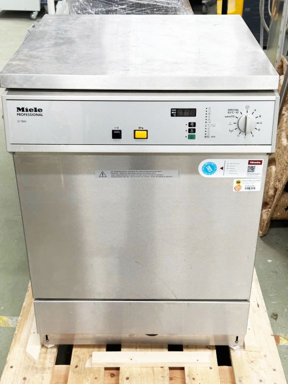 Miele G7893 Thermodesinfektor / Laborspülmaschine mit aktiver Trocknung