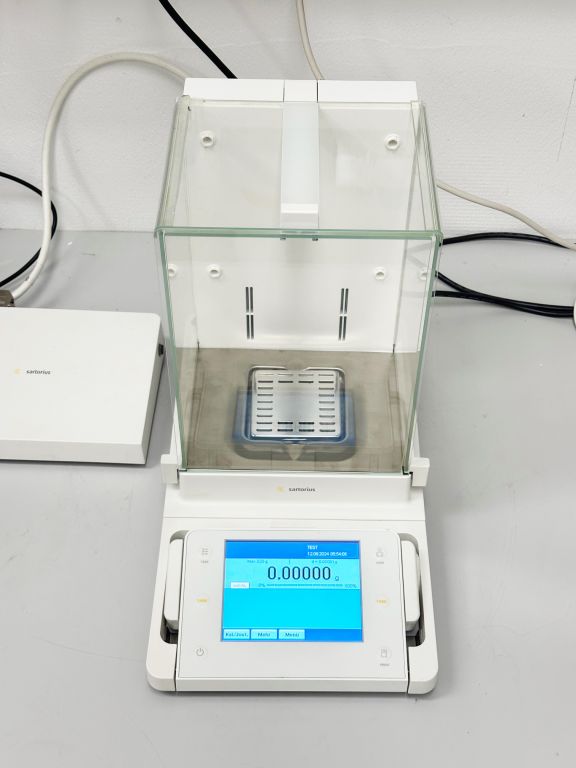 Sartorius Analytical Balance Cubis® MSA225S-100-DI, Semi Micro Balance, Ionisation, automatic levelling,