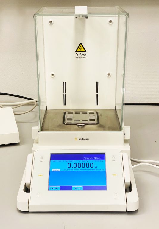 Sartorius Analytical Balance Cubis® MSA225S-1CE-DI, Semi Micro Balance, Ionisation, automatic levelling,