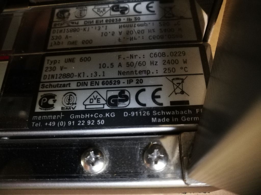 Memmert UNE 600