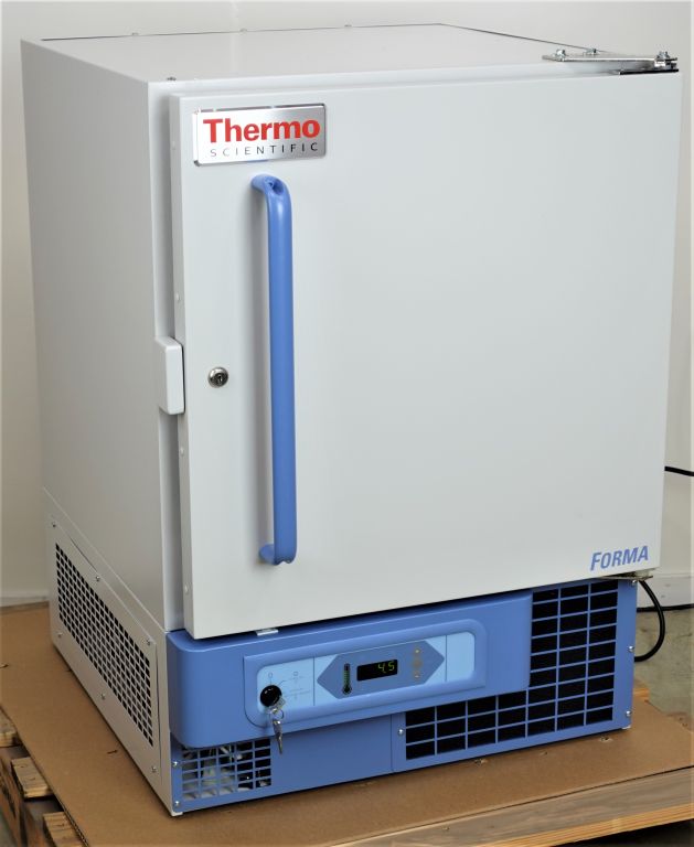 Thermo Scientific REL404V Hochleistungs-Laborkühlschrank, 1-8°C, 133l